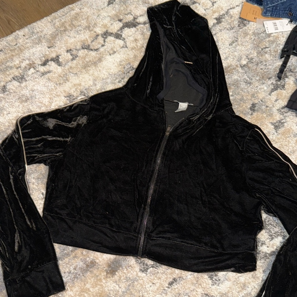 Forever 21 Velvet Cropped Hoodie